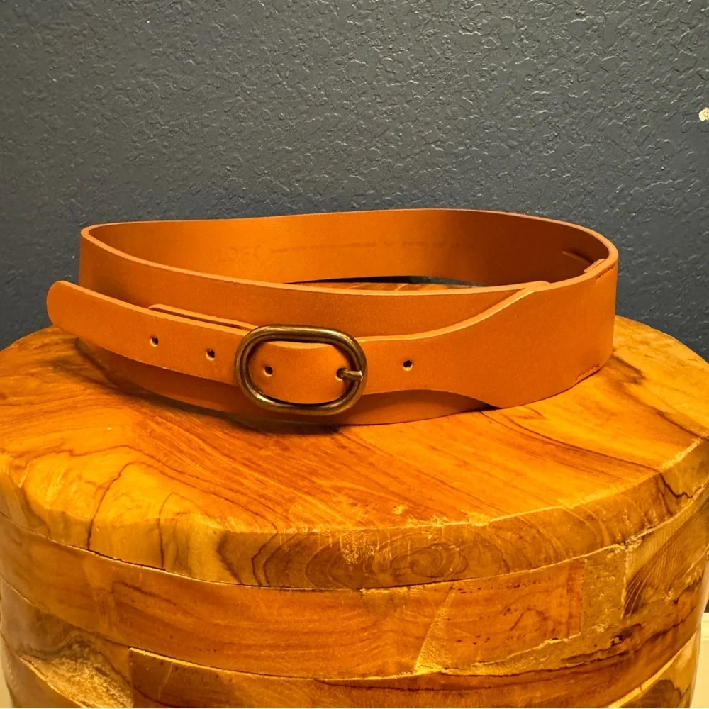 LOFT Caramel Brown Wide Leather Waist Belt Size Medium/Large Classic Chic Trendy
